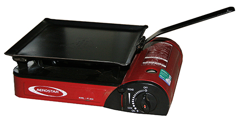 This little folding handle hotplate is designed to fit all portable butane stove tops and has locating points underneath to prevent movement on the stove top. With the handle folded the plate packs down flat to aproximately 15 mm thick which enables it to be packed in most stove carry cases along with the stove.